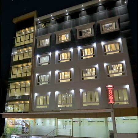 Kenz Residency Otel Kochi Dış mekan fotoğraf